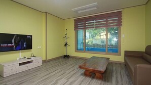 Unclassified image, 5 of 19, button - Milyang Apple Pension (Miryang)