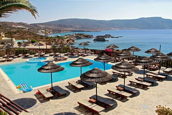 Sun deck - Aegean Village Beachfront Resort (Karpathos)