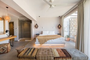 Minibar, coffres-forts dans les chambres, décoration personnalisée