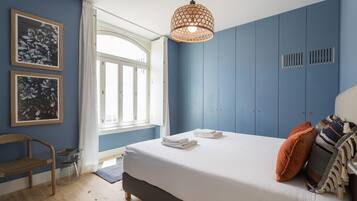 1 habitación, tabla de planchar con plancha, wifi gratis y ropa de cama