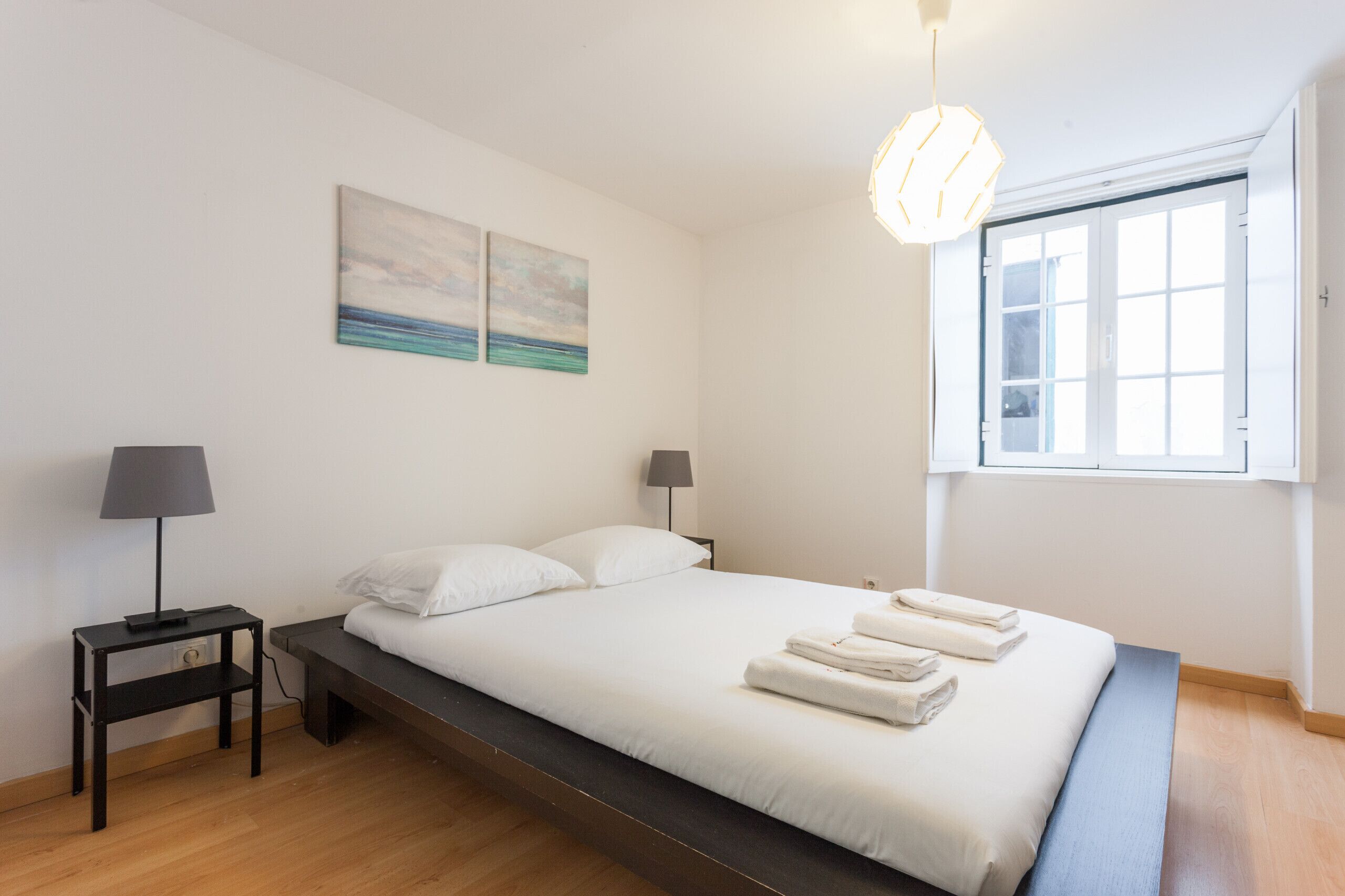 2 habitaciones, tabla de planchar con plancha y wifi gratis 