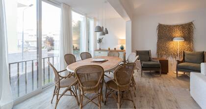FLH Cascais Spacious Apartment with Balcony