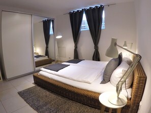 1 chambre, fer et planche à repasser, lit parapluie, Wi-Fi gratuit