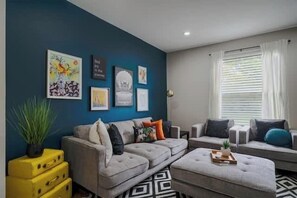 Télévision, services de streaming, espaces bureaux