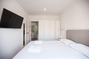 2 chambres, fer et planche à repasser, Wi-Fi gratuit, draps fournis