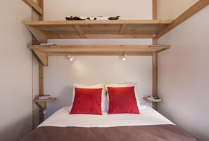 Chalet (Monana) | 2 bedrooms, cots/infant beds, bed sheets - Camping de l'Ill Colmar (Horbourg-Wihr)