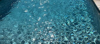 4* private chalet with heated pool, at Lac de Miel