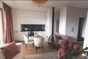 Apartamento (Silver) | Zona de estar | Una televisión de pantalla plana