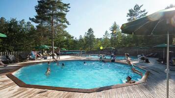 Seasonal outdoor pool, a heated pool