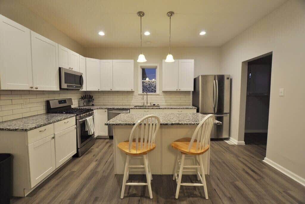 Refrigerador, microondas, horno y parrilla de estufa 