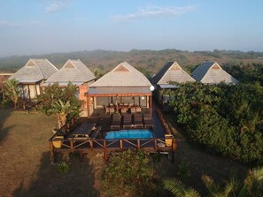 Front of property - Baleia Azul 15 (Zitundo)