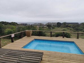 Hồ bơi ngoài trời 