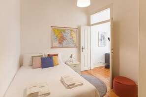 2 chambres, fer et planche à repasser, Wi-Fi gratuit, draps fournis