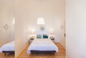 2 dormitorios, tabla de planchar con plancha, wifi gratis y ropa de cama
