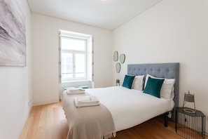 1 slaapkamer, een strijkplank/strijkijzer, gratis wifi, beddengoed