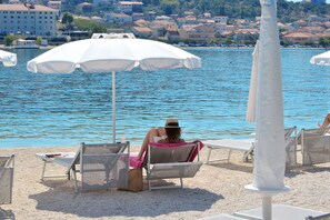 Property grounds - BEPINA 2- 3BDR app, 80m from beach in TROGIR (Trogir)