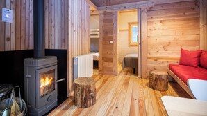 木屋 | 起居區 | 乒乓球