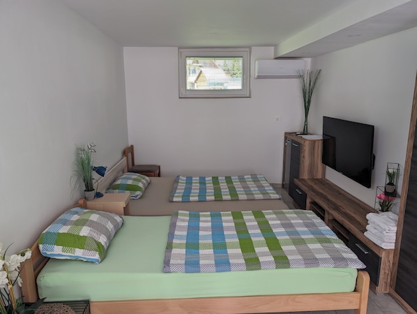 2 slaapkamers, een bureau, wifi