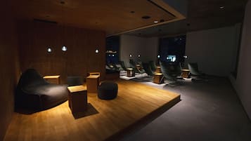 Sauna, hot tub, steam room, body treatments, aromatherapy