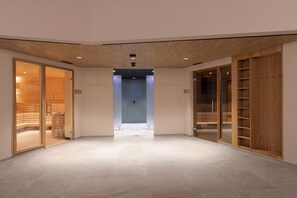 三溫暖烤箱、浴缸、蒸氣室、美體療程、芳療、熱石按摩