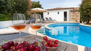 Unclassified image, 4 of 51, button - VILLA GELSOMINO, 500 meters from the sea with garden, private pool, and sea view (Castiadas)