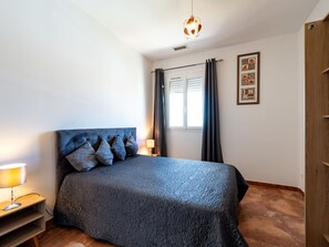 3 Schlafzimmer, Reisekinderbett, kostenloses WLAN, Bettwäsche