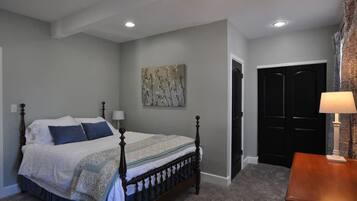 3 habitaciones, tabla de planchar con plancha, wifi y ropa de cama