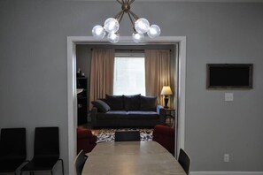 TV, offices - Breath of Fresh Air House- 3 BR 2BA (Columbus)