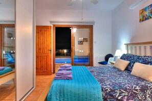 3 室のベッドルーム、アイロン / アイロン台、インターネッ ト、ベッドシーツ