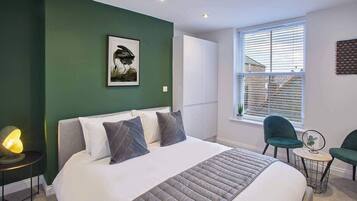 2 bedrooms, iron/ironing board, free WiFi, bed sheets