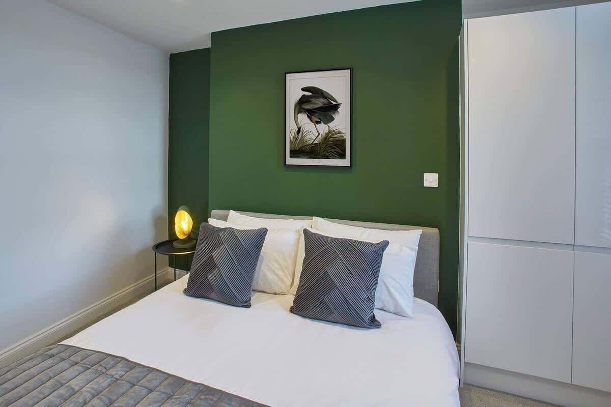 2 habitaciones, tabla de planchar con plancha y wifi gratis 
