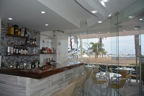 Bar (on property) - Hotel Casablanca Salinas (Salinas)