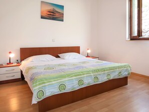 2 habitaciones, tabla de planchar con plancha y wifi gratis 