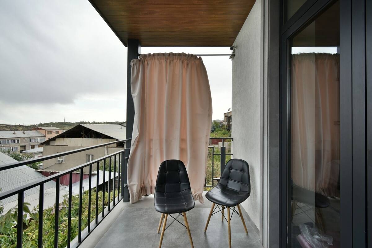 Shared Dormitory (Men Only) | Desk, blackout drapes, soundproofing, WiFi (free)
