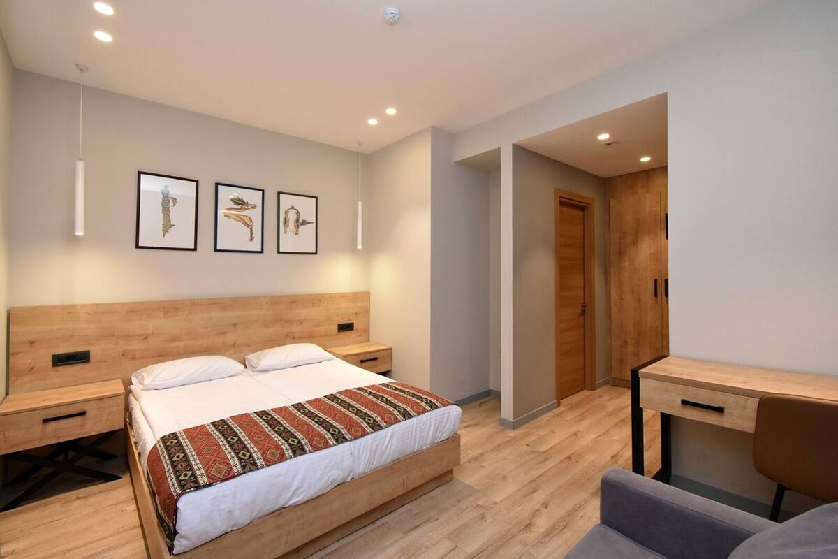 Deluxe Double Room | Desk, blackout drapes, soundproofing, WiFi (free)