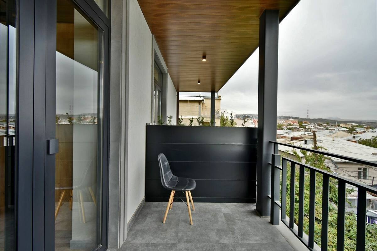 Shared Dormitory (Women Only) | Desk, blackout drapes, soundproofing, WiFi (free)
