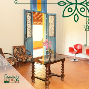 Elite dubbelrum eller tvåbäddsrum | Vardagsrum | Platt-tv