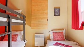 Chalet (Evasion Vista) | Individually decorated, individually furnished, cribs/infant beds