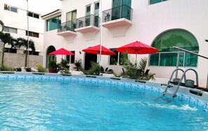 Outdoor pool - Hotel Casablanca Chipipe (Salinas)