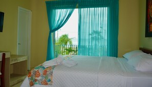 Blackout curtains, free WiFi