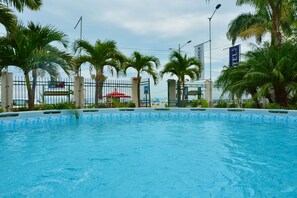 Outdoor pool - Hotel Casablanca Chipipe (Salinas)