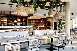 Café da manhã, almoço e jantar