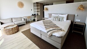 Literie de qualité supérieure, matelas mémoire de forme, minibar