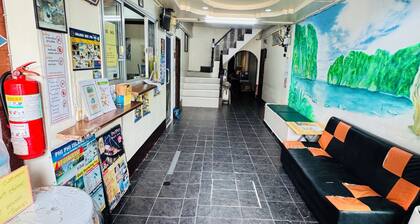 Golden Bee PhiPhi Hostel