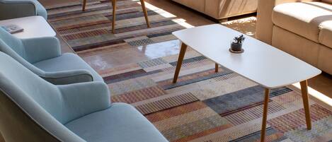 40-cm TV with premium channels