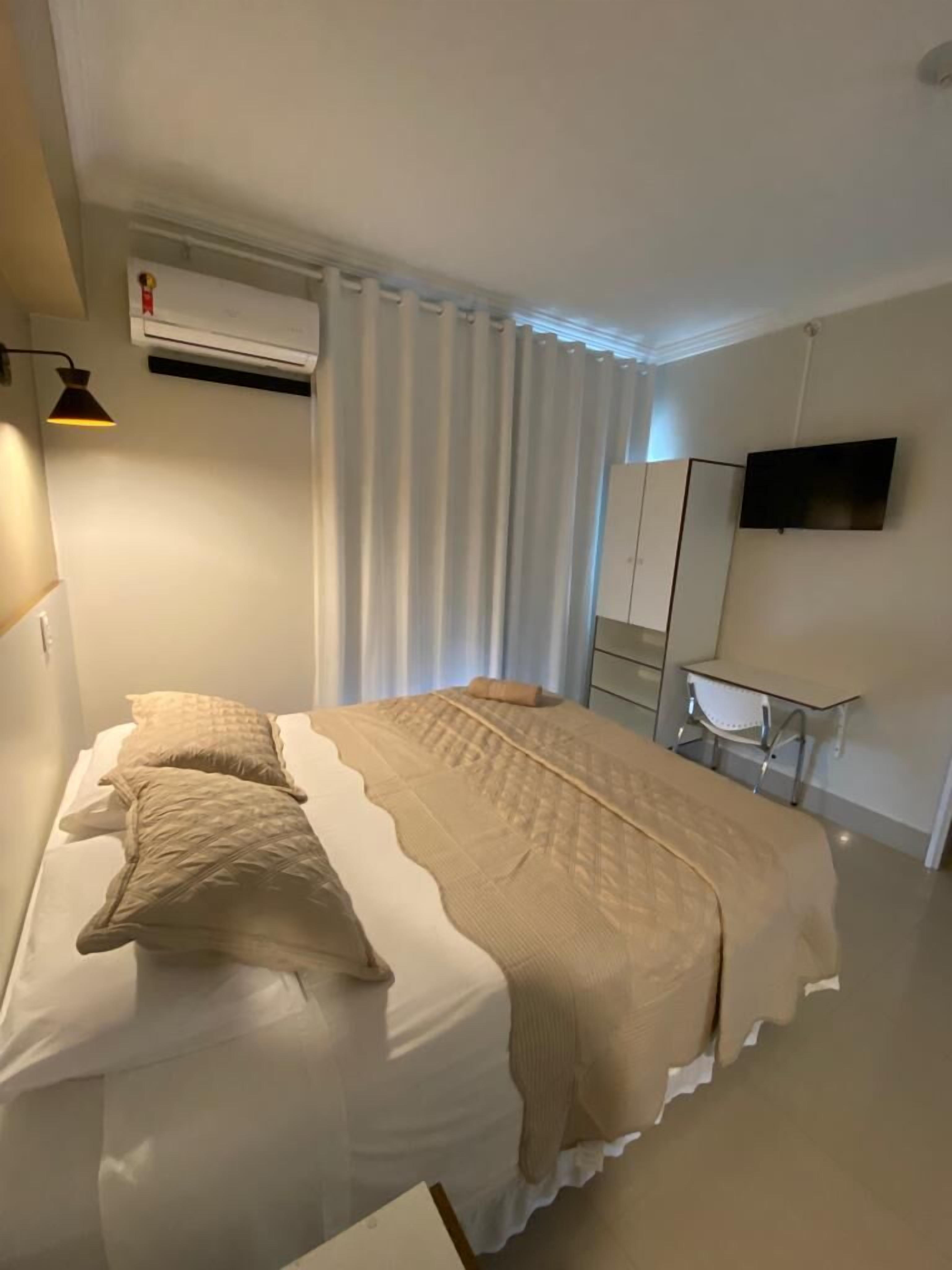 1 bedroom, minibar, desk, laptop workspace