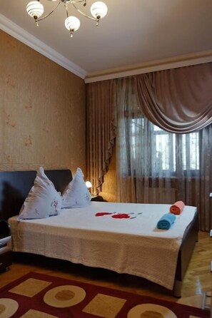 Family Apartment, Balcony, Sea View | 1 bedroom, blackout curtains, iron/ironing board, free WiFi - Apartment on Park Bulvar (Baku)