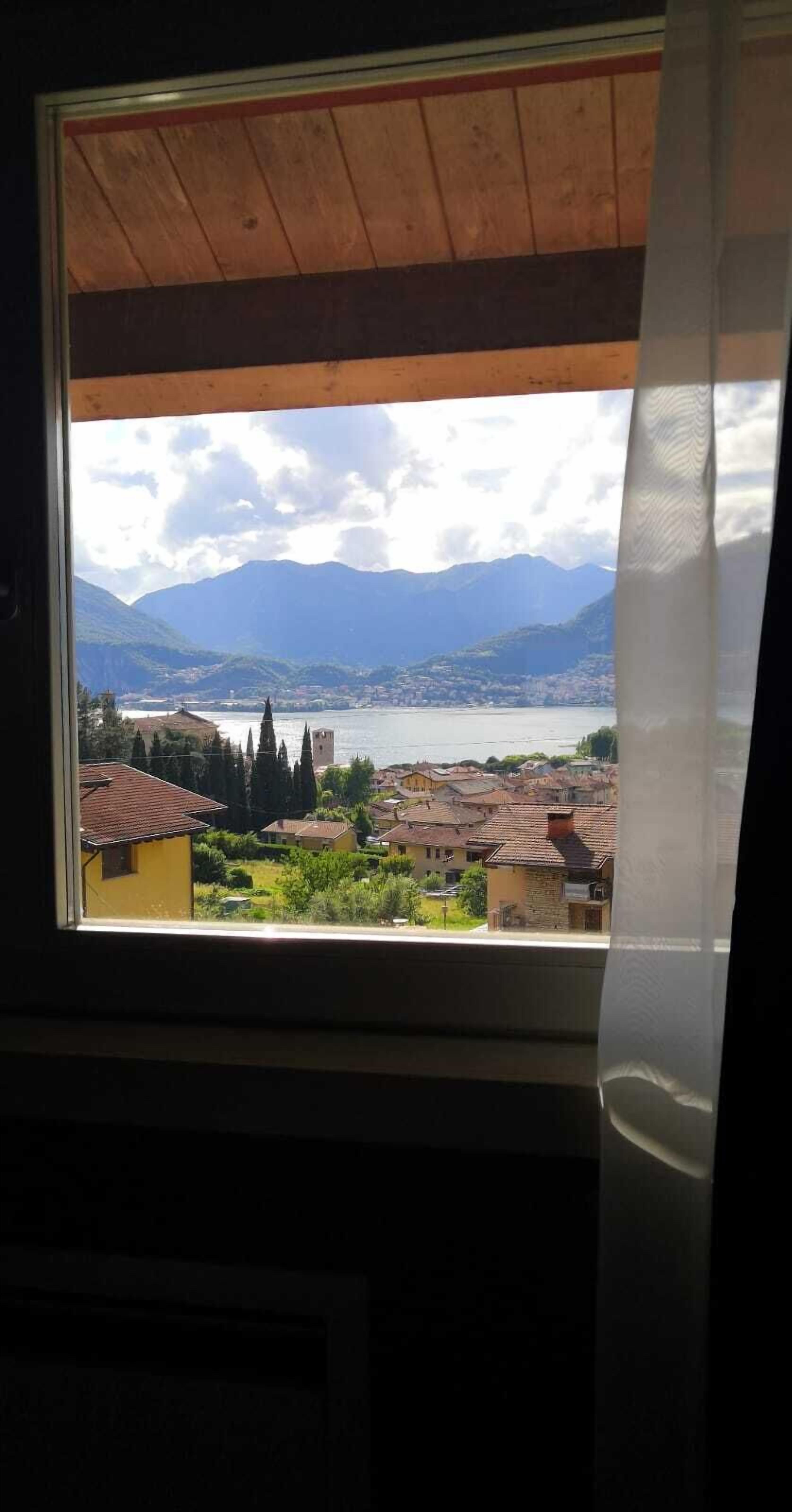 Chambre Double Classique, vue partielle sur le lac | Vue de la chambre