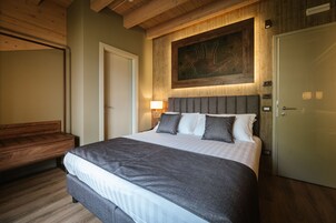 Habitación doble superior | Edredones de plumas, minibar, escritorio y sistema de insonorización