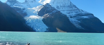 Mica Mountain Lodge &Pine at Mt Robson Provincial Park near Jasper National Park